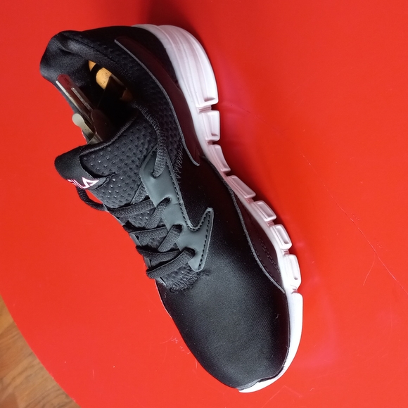 🔸- size 6.5 Fila Ladies Trazoros Energized 2 - BNIB - Picture 2 of 9